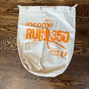 New Singapore drawstring tote bag